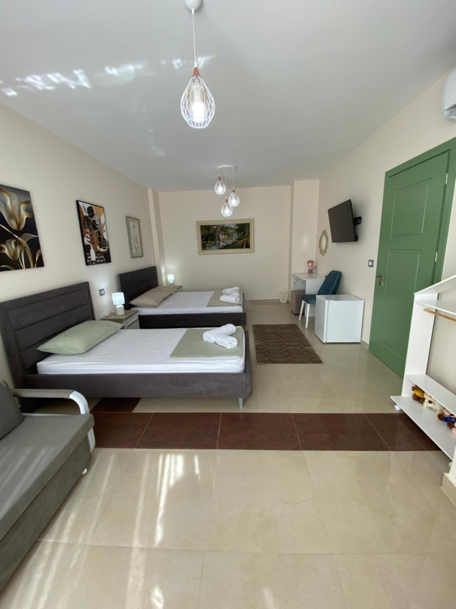 Tinas Rooms Durrës Exteriör bild